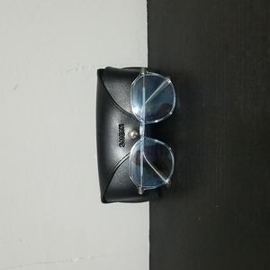 Blue light blocking glasses